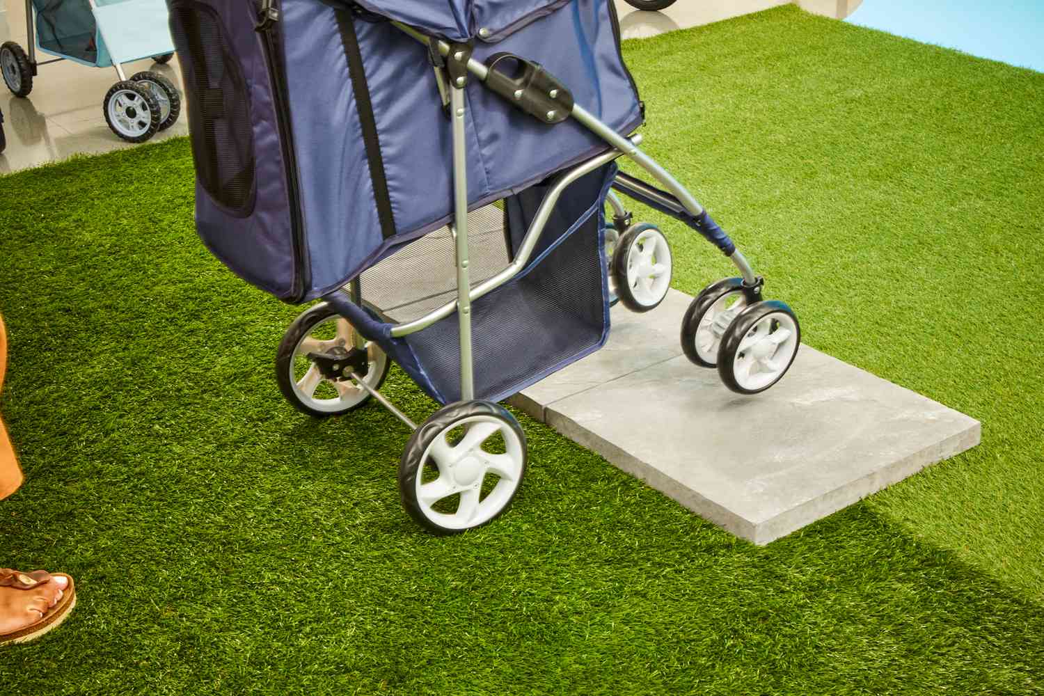 Paws & Pals City Walk N Stride 4 Wheeler Pet Stroller